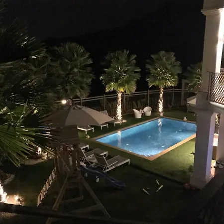 Villa40 Бенахавис